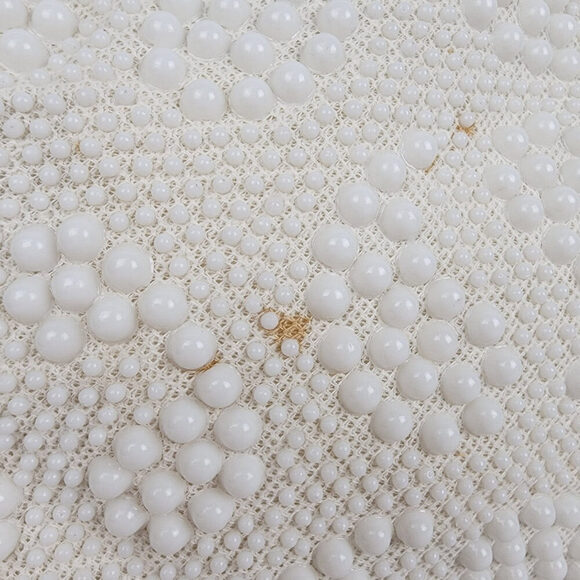 Vintage Hong Kong White Beaded Kiss Close Purse - Picture 4 of 10